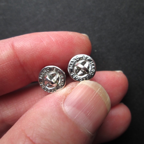 🔩 Marc by Marc Jacobs Adorable Vintage Silver Turn-Lock Turnlock Stud Earrings - Picture 9 of 11